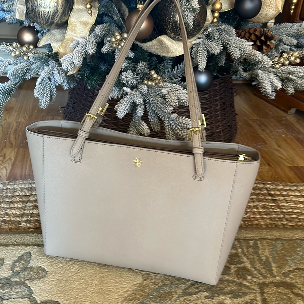 Practically new Tory Burch handbag